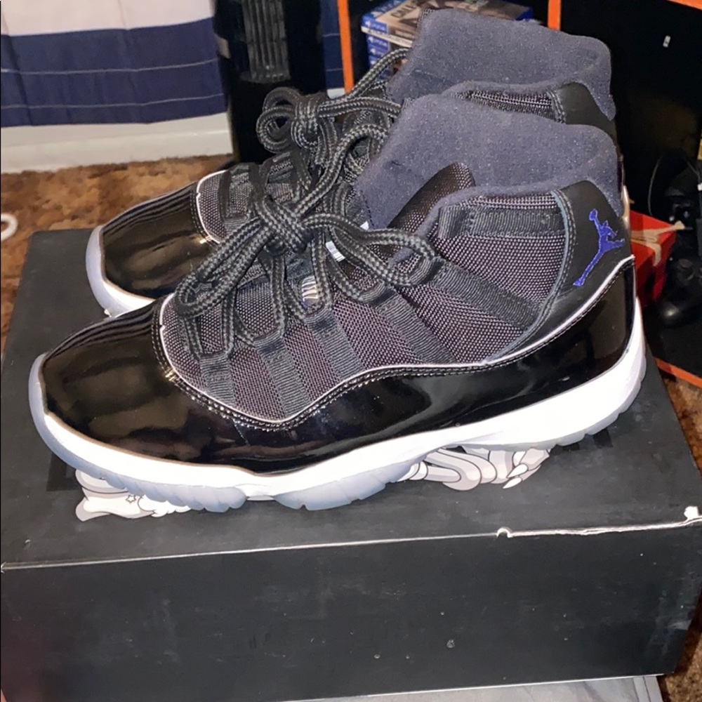Jordan Space jam 11